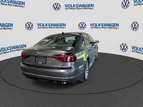 Used 2018 Volkswagen Passat 2.0T R-Line FWD image 14