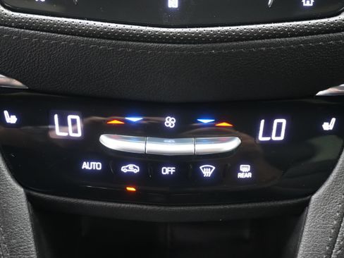 Used 2020 Cadillac XT5 Premium Luxury FWD image 23