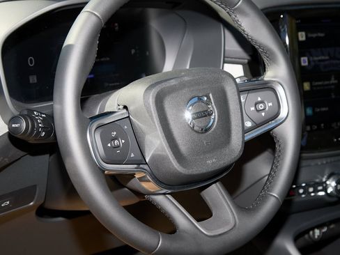 New 2025 Volvo XC40 B5 Plus w/ Climate Package image 12