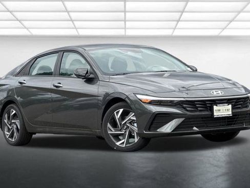 New 2025 Hyundai Elantra Sport image 1