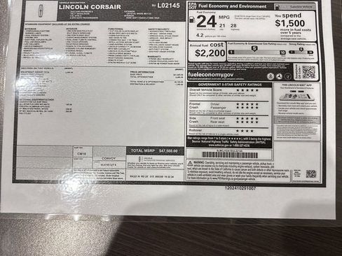 Used 2025 Lincoln Corsair AWD w/ Equipment Group 101A image 4