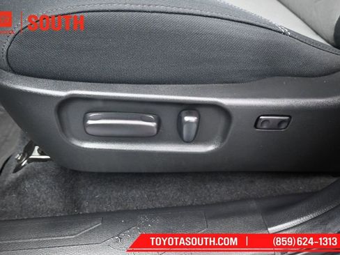 Used 2023 Toyota Tacoma TRD Sport AWD/4WD image 22