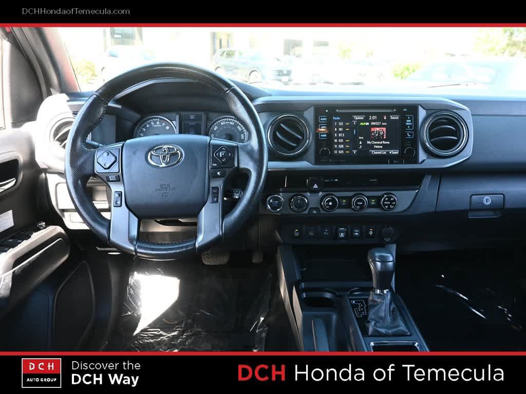Used 2018 Toyota Tacoma TRD Off-Road w/ Technology Package AWD/4WD image 8