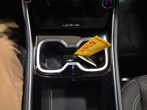 Used 2025 Chevrolet Traverse LT image 28