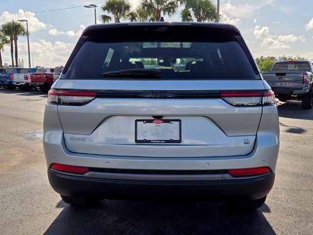 New 2026 Jeep Grand Cherokee Limited AWD/4WD image 7
