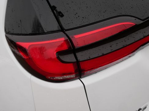 Used 2022 Chrysler Pacifica Limited w/ S Appearance Package image 17