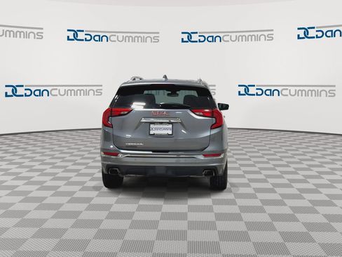 Used 2020 GMC Terrain Denali w/ Denali Premium Package FWD image 7