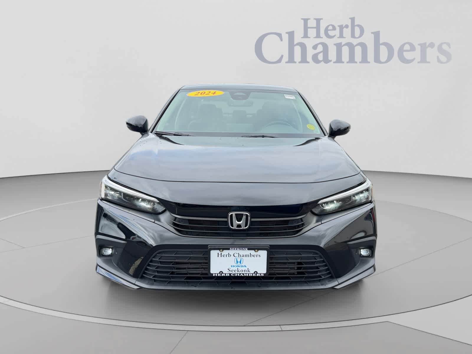 Used 2024 Honda Civic Touring image 2