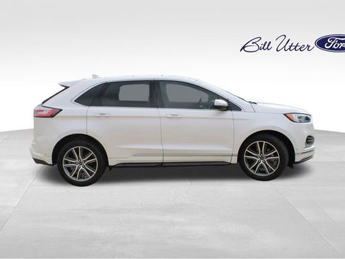 Used 2019 Ford Edge Titanium w/ Equipment Group 301A image 4