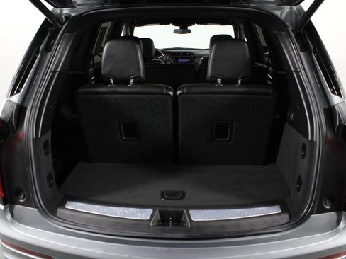 Used 2023 Cadillac XT6 Premium Luxury FWD image 17