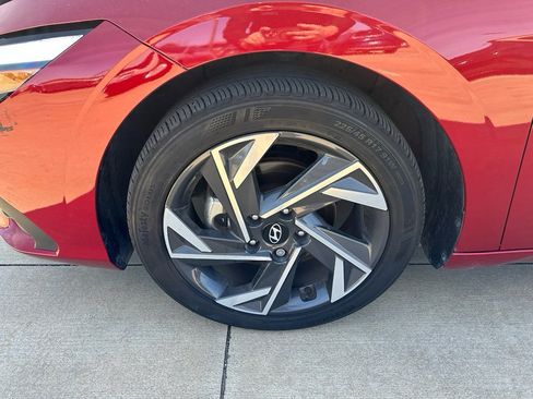 Used 2025 Hyundai Elantra Sport image 28