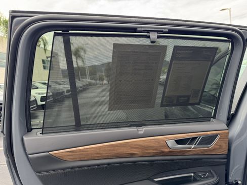 Used 2026 Volkswagen Atlas SE FWD image 31