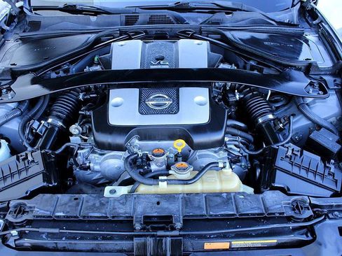 Used 2013 Nissan 370Z Coupe image 17