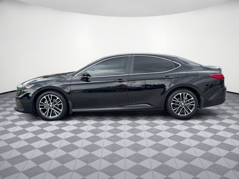 Used 2025 Toyota Camry XLE FWD image 2