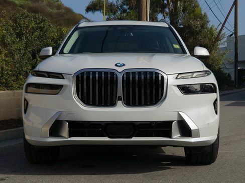 Used 2024 BMW X7 xDrive40i w/ Premium Package image 29