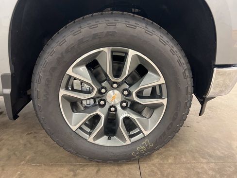New 2026 Chevrolet Silverado 1500 LT image 18