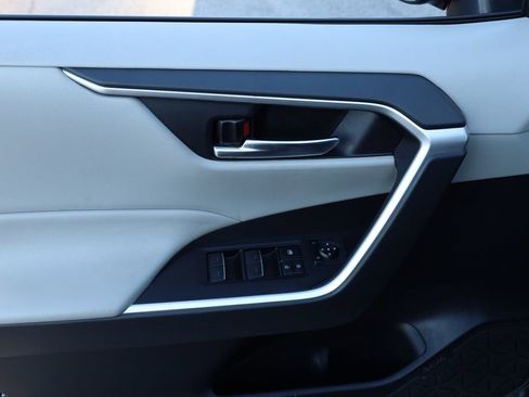 Used 2022 Toyota RAV4 XLE w/ Convenience Package image 23