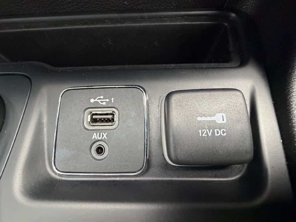 Used 2020 Jeep Cherokee Trailhawk w/ Cold Weather Group AWD/4WD image 29