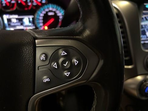 Used 2018 Chevrolet Suburban LT image 34