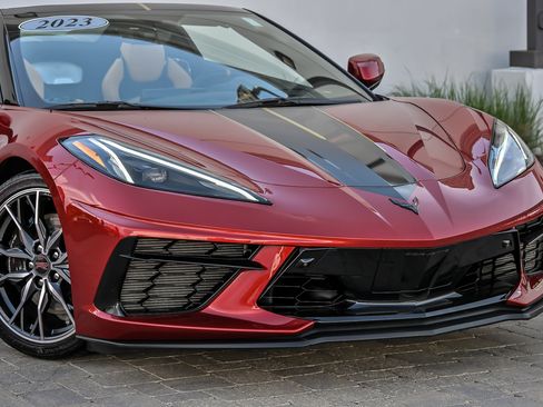 Used 2023 Chevrolet Corvette Stingray Premium Conv w/ Z51 Performance Package RWD image 2