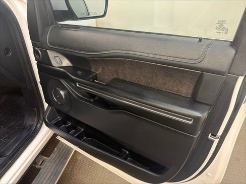 Used 2019 Ford Expedition Max Limited image 8