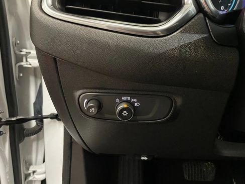 Used 2023 Chevrolet Equinox LT AWD/4WD image 22