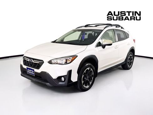 Used 2023 Subaru Crosstrek 2.0i Premium image 3