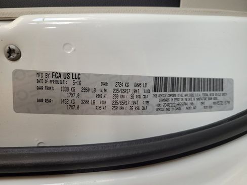 Used 2017 Chrysler Pacifica LX FWD image 33
