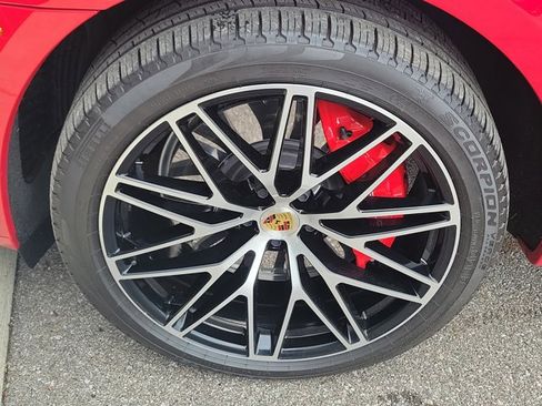 Certified 2024 Porsche Macan GTS AWD/4WD image 12
