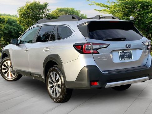 Used 2025 Subaru Outback Limited XT AWD/4WD image 4