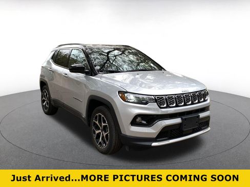 Used 2025 Jeep Compass Limited image 1
