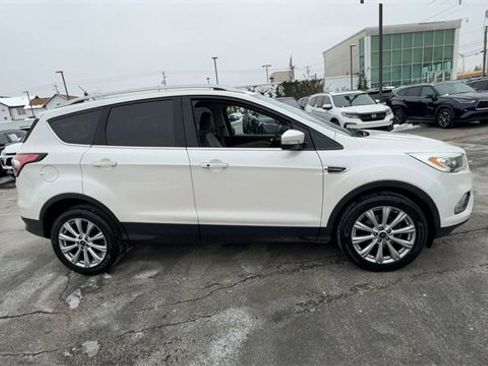 Used 2017 Ford Escape Titanium image 9