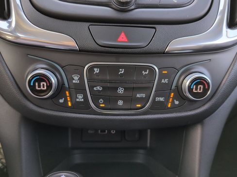 Used 2019 Chevrolet Equinox LT AWD/4WD image 21