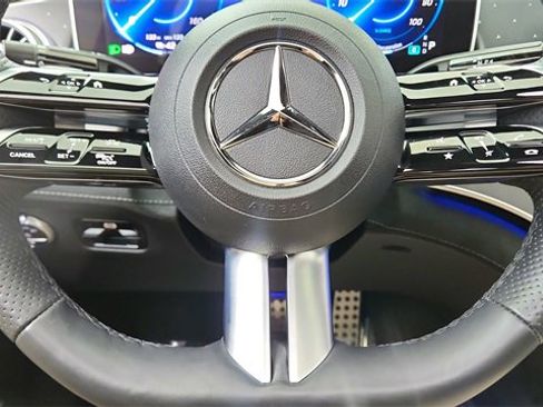 Used 2023 Mercedes-Benz EQE 500 4MATIC Sedan image 41