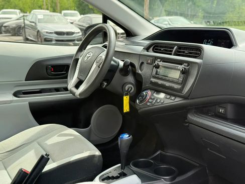 Used 2014 Toyota Prius C One FWD image 41