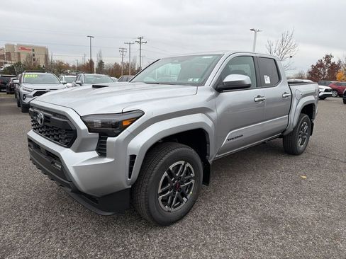 New 2025 Toyota Tacoma TRD Sport image 5