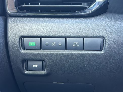 Certified 2025 Nissan Sentra SV w/ All-Weather Package image 35