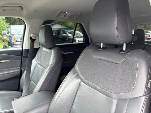 Used 2025 Ford Explorer Active w/ Active Comfort Package AWD/4WD image 9