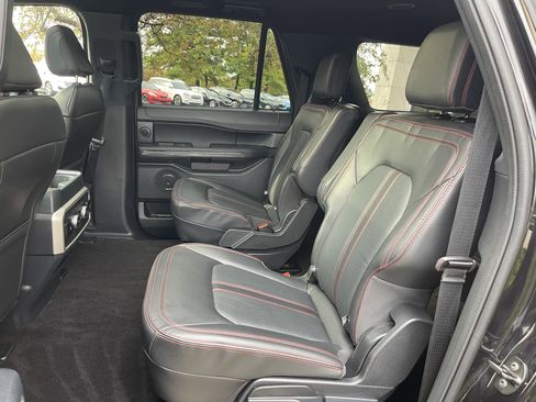 Used 2022 Ford Expedition Max Limited image 22
