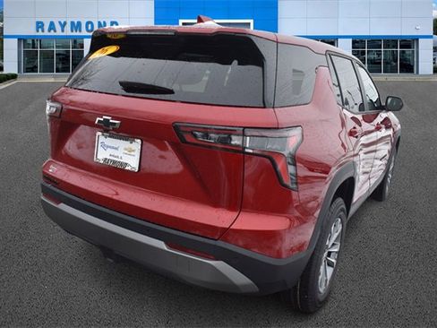 Used 2026 Chevrolet Equinox LT image 3