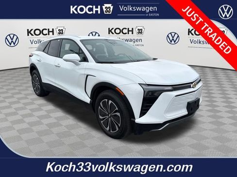Used 2025 Chevrolet Blazer EV LT AWD/4WD image 1