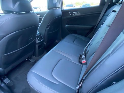 Certified 2024 Kia Sportage EX w/ EX Premium Package AWD/4WD image 22