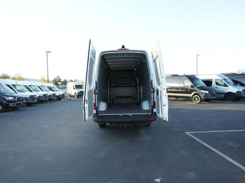 New 2025 Mercedes-Benz Sprinter 2500 image 6
