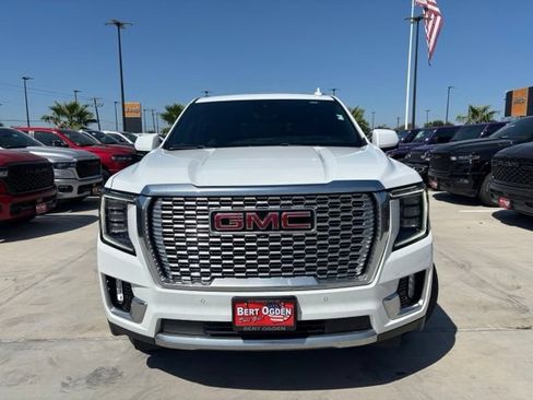 Used 2023 GMC Yukon Denali w/ Denali Reserve Package RWD image 2