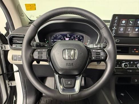 Used 2026 Honda Pilot Elite image 17
