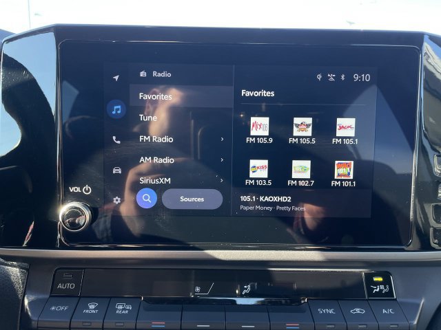 Used 2025 Toyota Camry LE AWD/4WD image 18