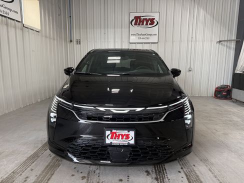 New 2027 Chrysler Pacifica Select FWD image 14
