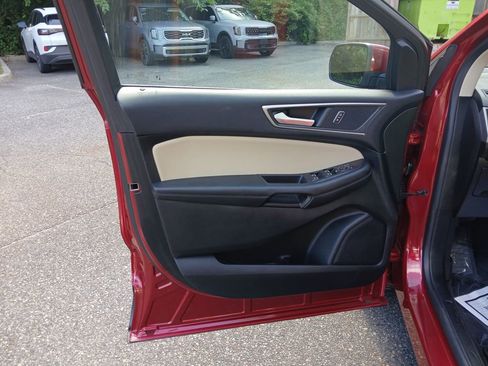 Used 2022 Ford Edge SEL w/ Convenience Package image 10