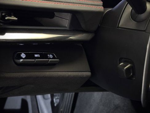 Used 2024 Chevrolet Corvette Stingray Premium Cpe w/ Z51 Performance Package image 12