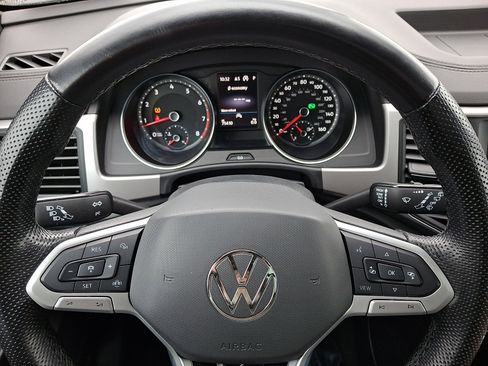 Used 2020 Volkswagen Atlas Cross Sport SE w/ Panoramic Sunroof Package image 19